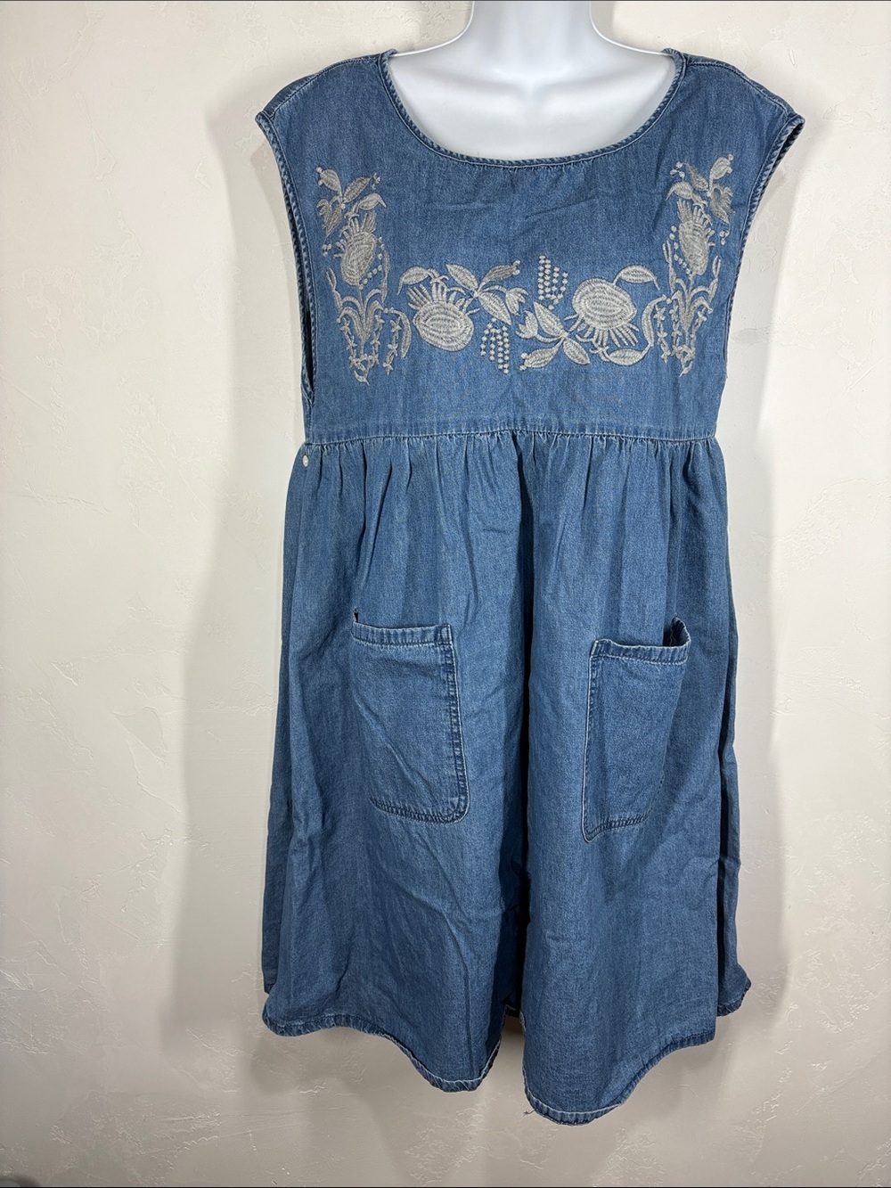 April Cornell Denim Embroidered Pocket Dress - Blue size medium